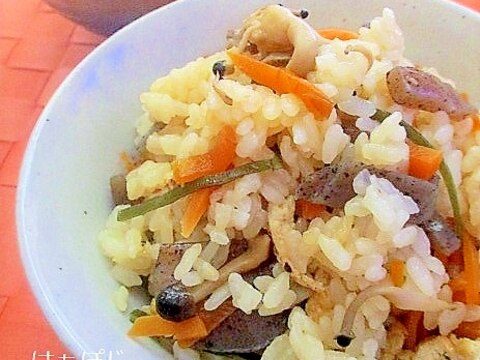 めんつゆで簡単♪具沢山な炊き込みご飯